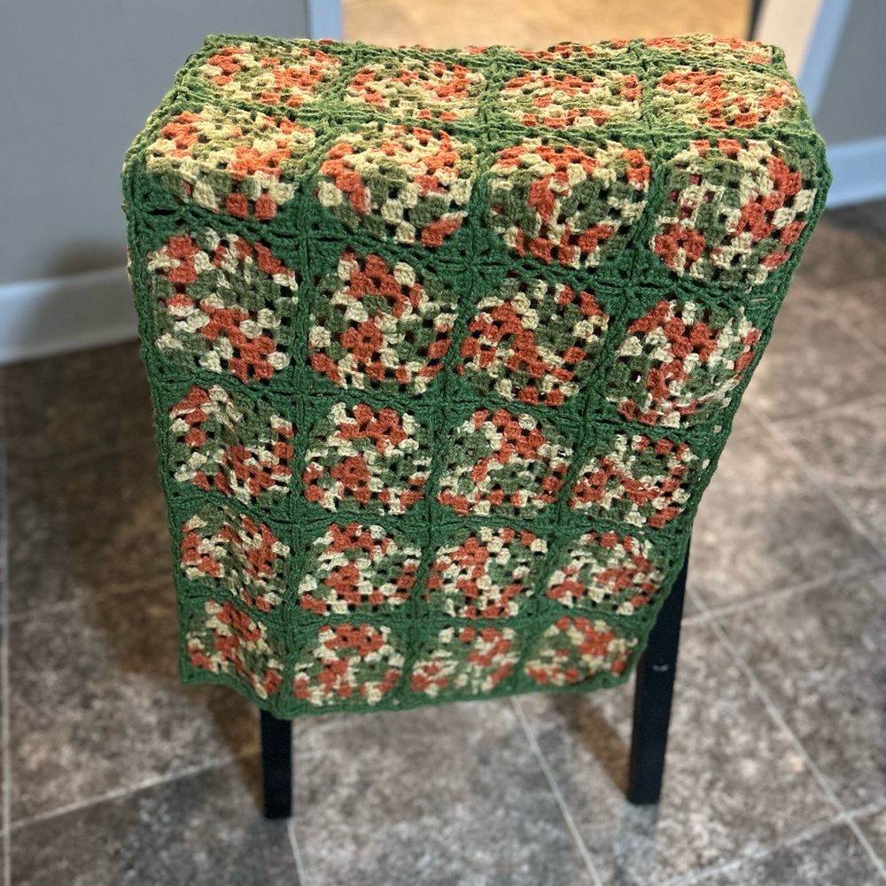 Vintage Granny Square Crochet Throw 45" x‎ 35" Lap Blanket Green Yellow